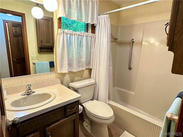 40 Tanglewood Drive West, Orchard Park, NY 14127