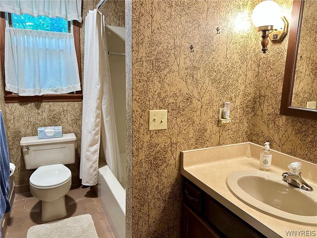 40 Tanglewood Drive West, Orchard Park, NY 14127