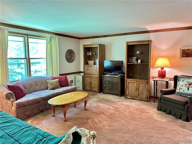 40 Tanglewood Drive West, Orchard Park, NY 14127
