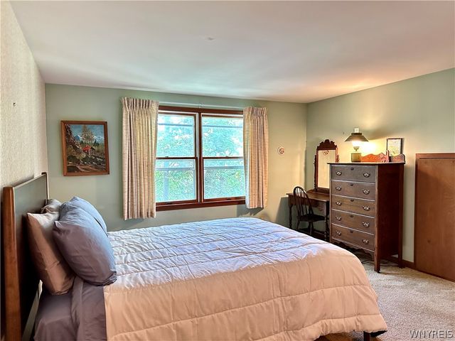 40 Tanglewood Drive West, Orchard Park, NY 14127