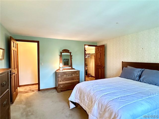 40 Tanglewood Drive West, Orchard Park, NY 14127