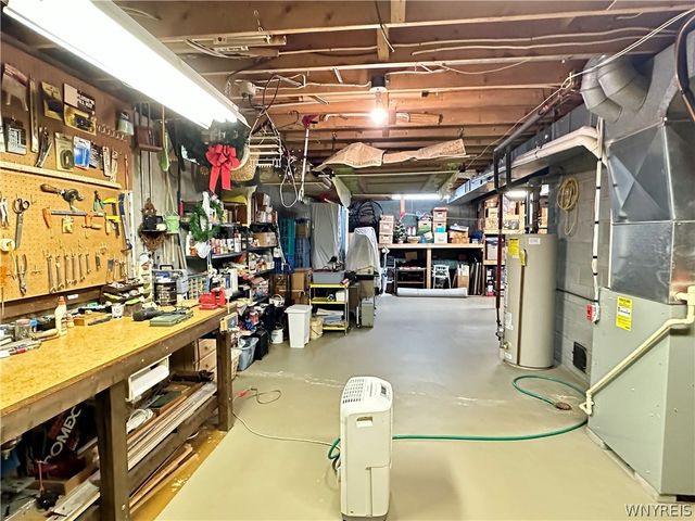 40 Tanglewood Drive West, Orchard Park, NY 14127