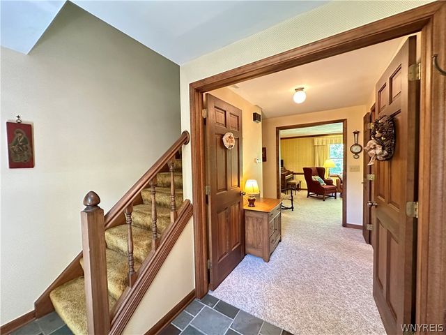 40 Tanglewood Drive West, Orchard Park, NY 14127