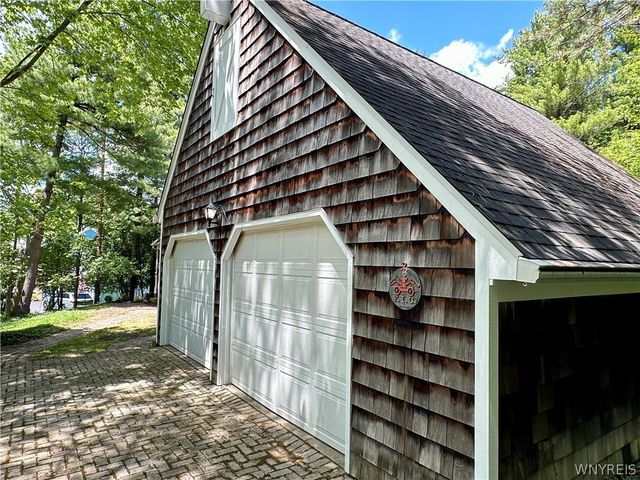 40 Tanglewood Drive West, Orchard Park, NY 14127