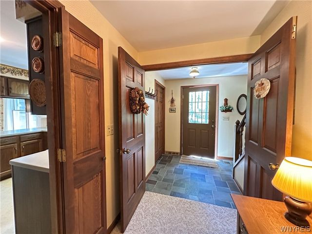 40 Tanglewood Drive West, Orchard Park, NY 14127