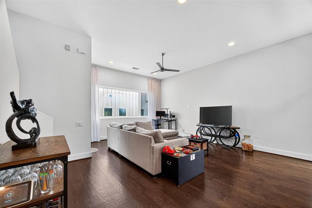 1232 W 24th Street C, Houston, TX 77008