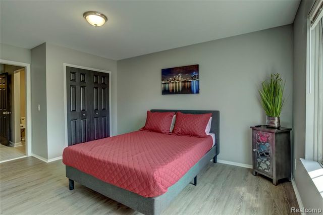 32023 W 14 Mile Road 108, Farmington Hills, MI 48334