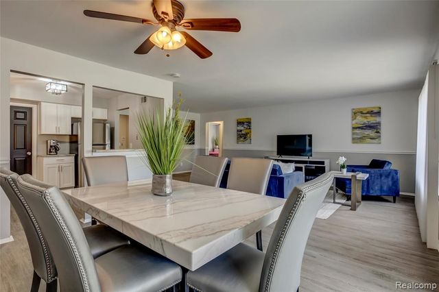 32023 W 14 Mile Road 108, Farmington Hills, MI 48334