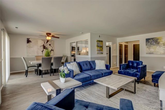 32023 W 14 Mile Road 108, Farmington Hills, MI 48334