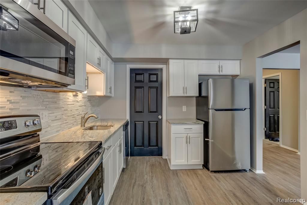 32023 W 14 Mile Road 108, Farmington Hills, MI 48334