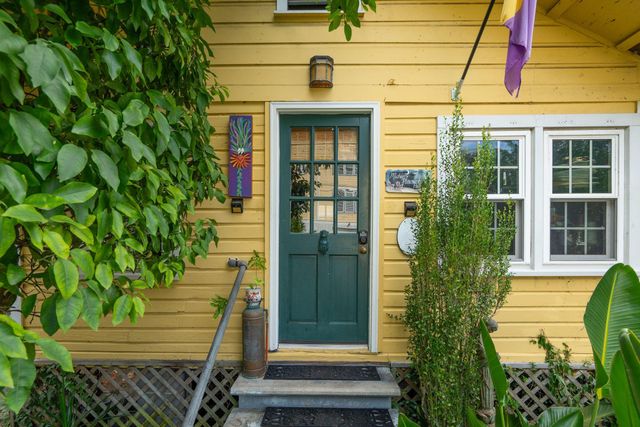 120 W Hudson Avenue, Folly Beach, SC 29439