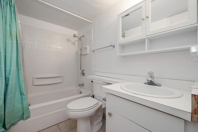 8411 Burns Pl, Stockton, CA 95209