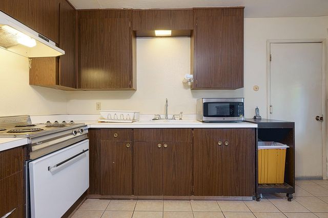 8411 Burns Pl, Stockton, CA 95209