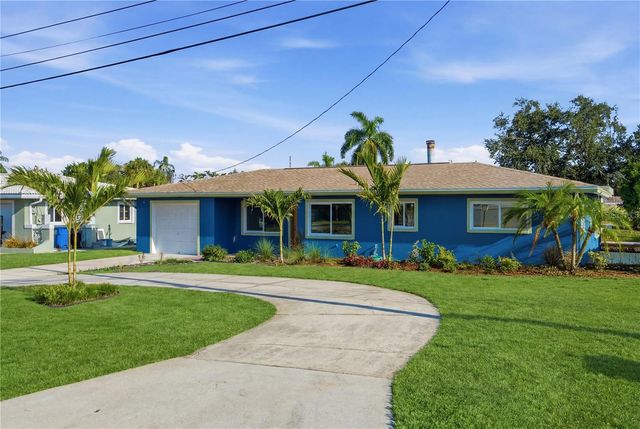 9460 TREASURE LANE NE, St Petersburg, FL 33702