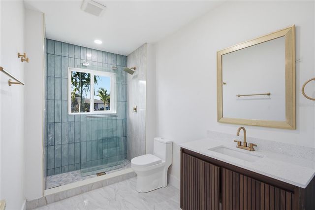 9460 TREASURE LANE NE, St Petersburg, FL 33702