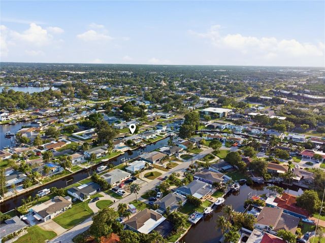 9460 TREASURE LANE NE, St Petersburg, FL 33702