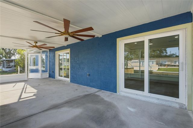 9460 TREASURE LANE NE, St Petersburg, FL 33702