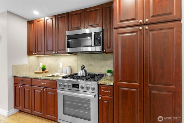 5704 227th Street SW, Mountlake Terrace, WA 98043