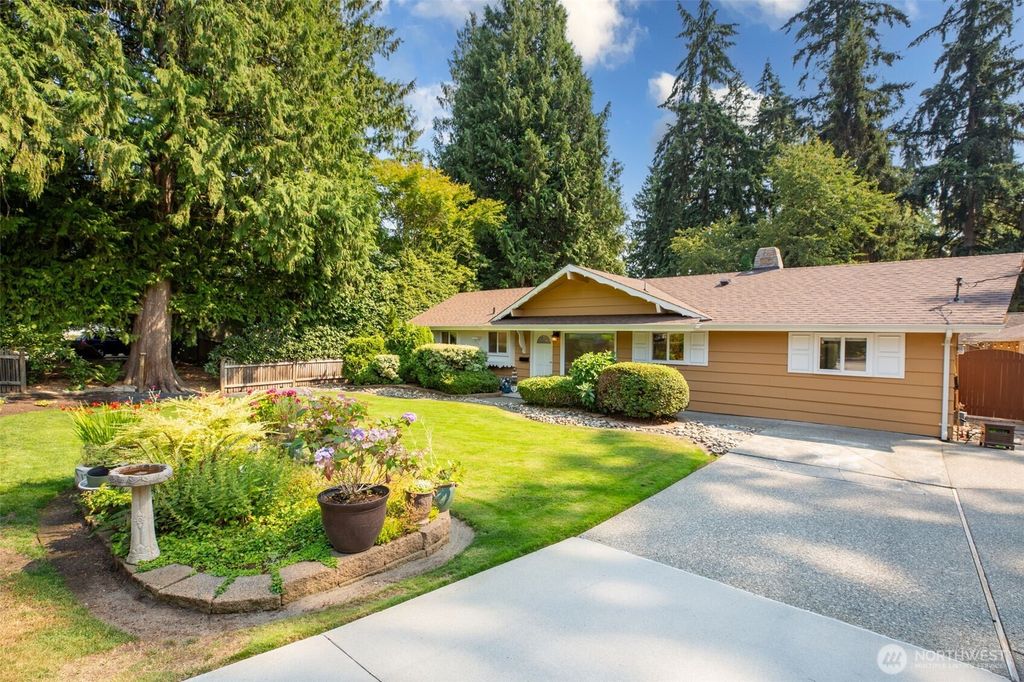 5704 227th Street SW, Mountlake Terrace, WA 98043