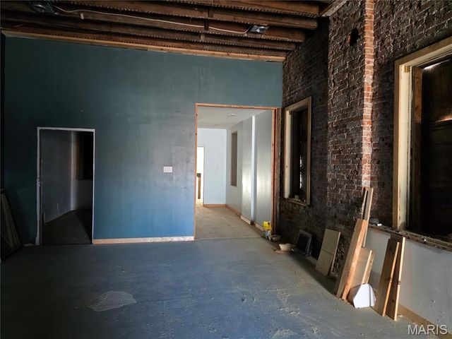 7726 Minnesota Avenue, St Louis, MO 63111