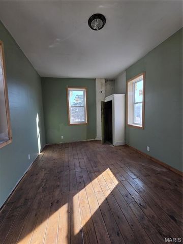 7726 Minnesota Avenue, St Louis, MO 63111