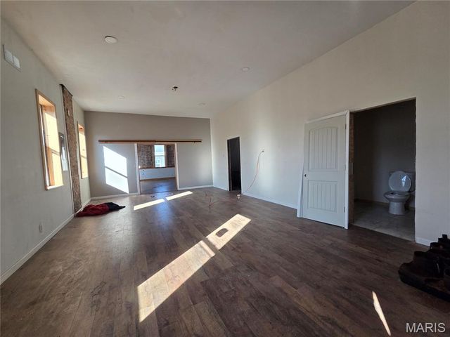 7726 Minnesota Avenue, St Louis, MO 63111