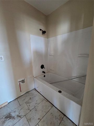 7726 Minnesota Avenue, St Louis, MO 63111