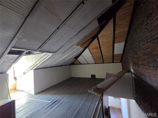 7726 Minnesota Avenue, St Louis, MO 63111