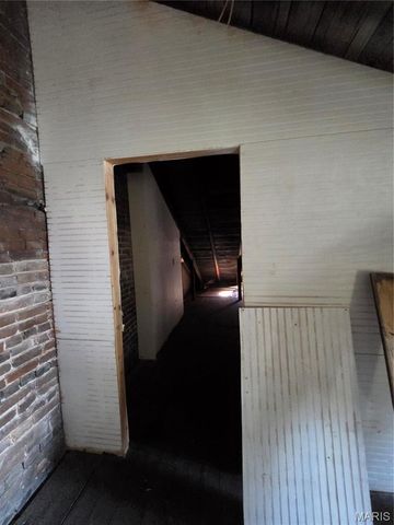 7726 Minnesota Avenue, St Louis, MO 63111