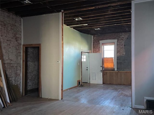 7726 Minnesota Avenue, St Louis, MO 63111