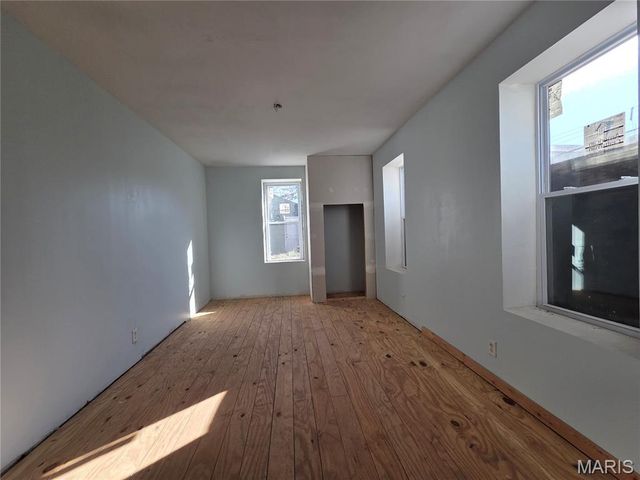 7726 Minnesota Avenue, St Louis, MO 63111