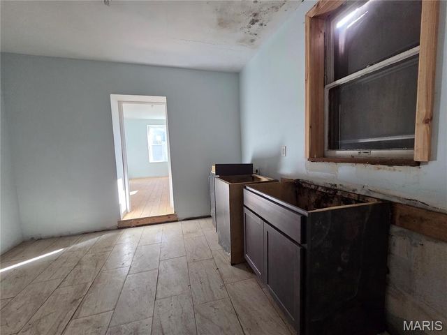 7726 Minnesota Avenue, St Louis, MO 63111