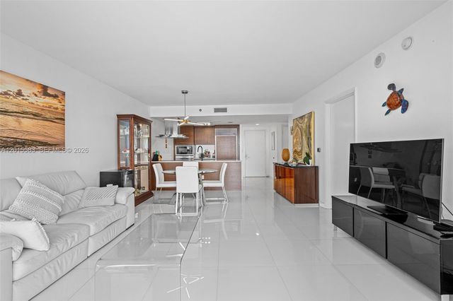 465 Brickell Ave 1016, Miami, FL 33131