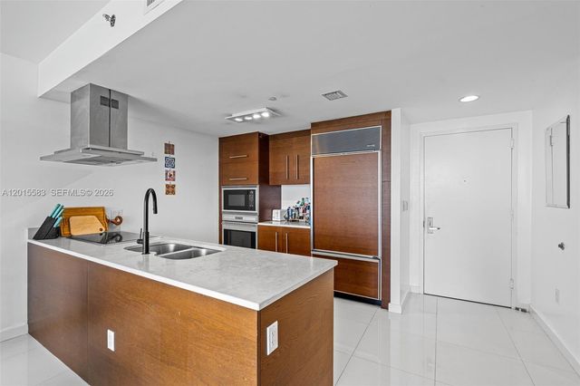 465 Brickell Ave 1016, Miami, FL 33131