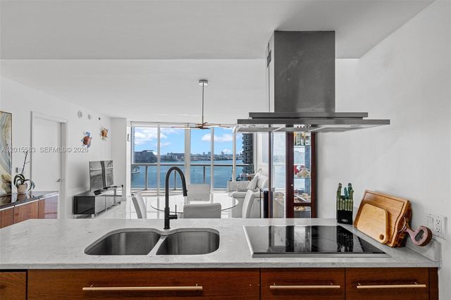 465 Brickell Ave 1016, Miami, FL 33131