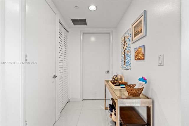 465 Brickell Ave 1016, Miami, FL 33131
