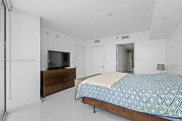 465 Brickell Ave 1016, Miami, FL 33131