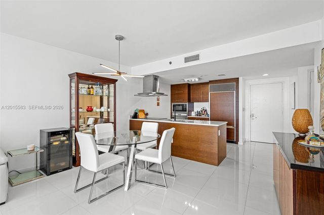 465 Brickell Ave 1016, Miami, FL 33131