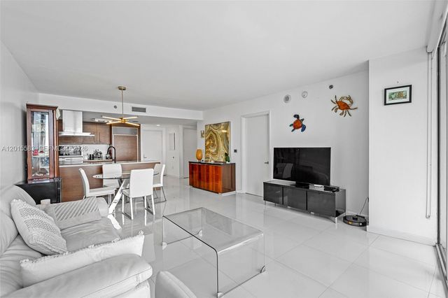 465 Brickell Ave 1016, Miami, FL 33131