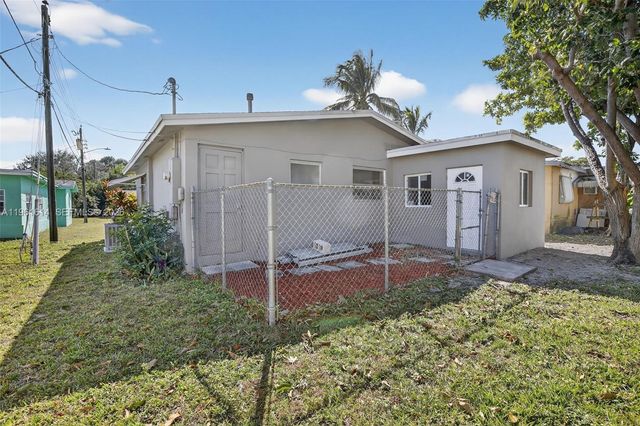 6853 NW 26th Ct, Sunrise, FL 33313