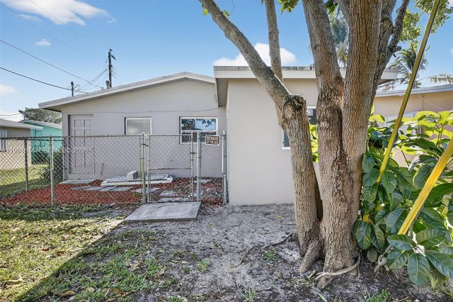 6853 NW 26th Ct, Sunrise, FL 33313