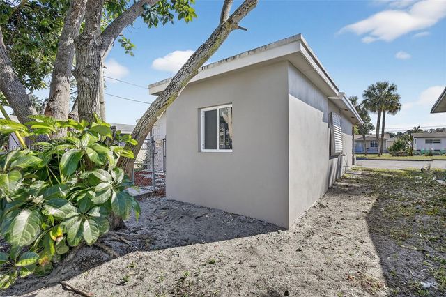 6853 NW 26th Ct, Sunrise, FL 33313