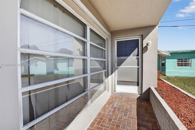 6853 NW 26th Ct, Sunrise, FL 33313