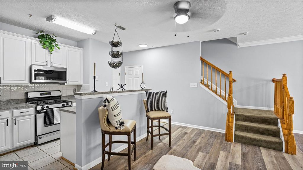 Image 10 of property listing at 9539 TESSA LN #9539, Owings Mills, MD 21117