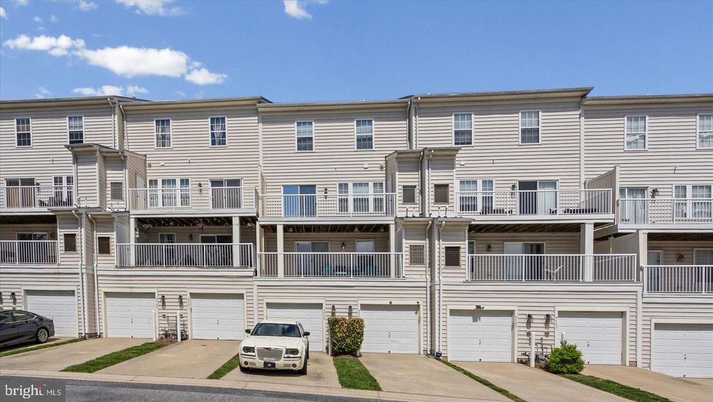 Image 33 of property listing at 9539 TESSA LN #9539, Owings Mills, MD 21117