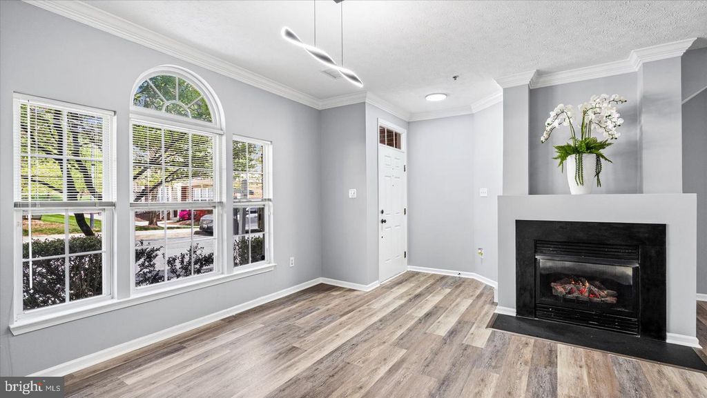 Image 7 of property listing at 9539 TESSA LN #9539, Owings Mills, MD 21117