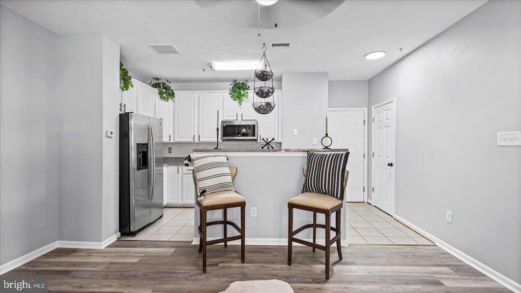 Image 9 of property listing at 9539 TESSA LN #9539, Owings Mills, MD 21117