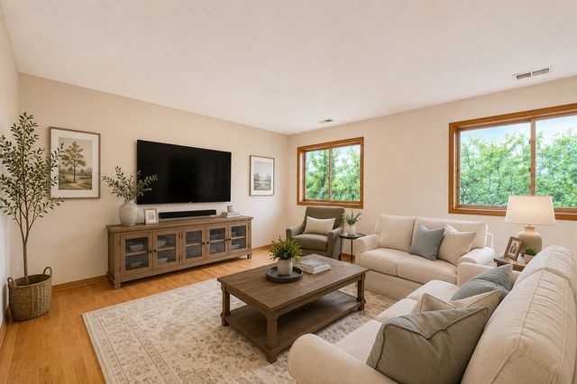 2453 S Archer Avenue 4F, Chicago, IL 60616