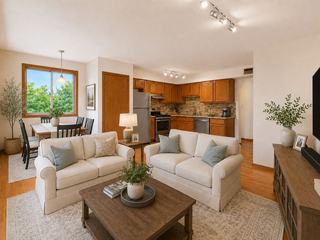 2453 S Archer Avenue 4F, Chicago, IL 60616