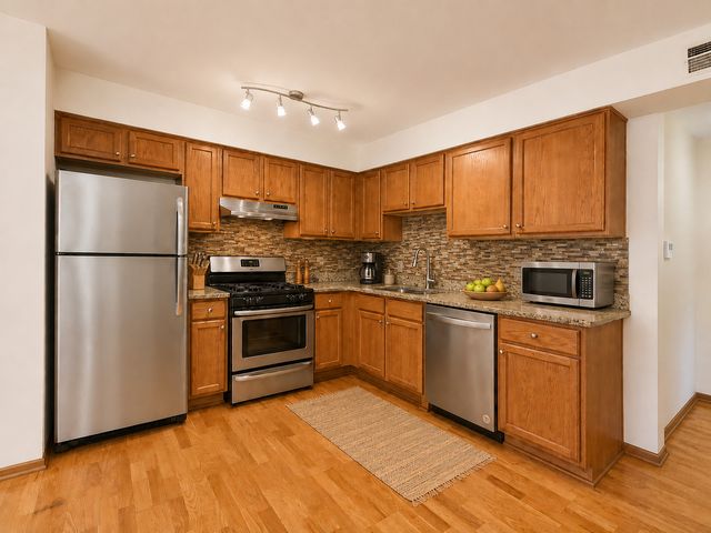 2453 S Archer Avenue 4F, Chicago, IL 60616